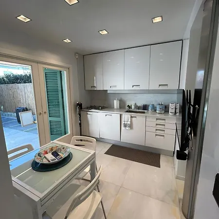 Two-room In The Center Of Dei Marmi Форте-деи-Марми
